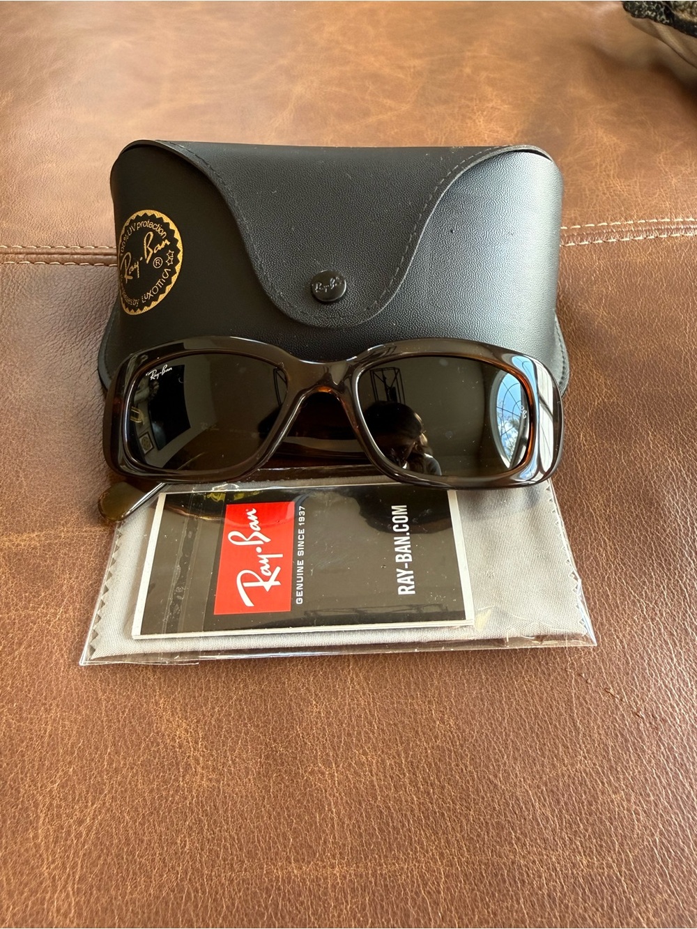Ray-Ban Brown Gradient Oversized Women's Sunglasses - Picture 2 of 5